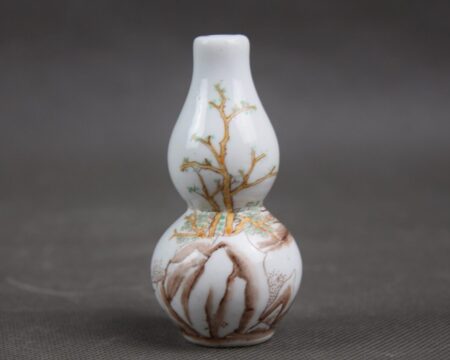 Buteleczka na pachnidła, Chiny, XIX / XX w. porcelana