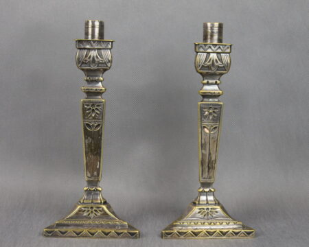 Świeczniki w stylu zakopiańskim. Marcin Jarra, Kraków, pocz. XX w., brąz srebrzony, Rzadkość!